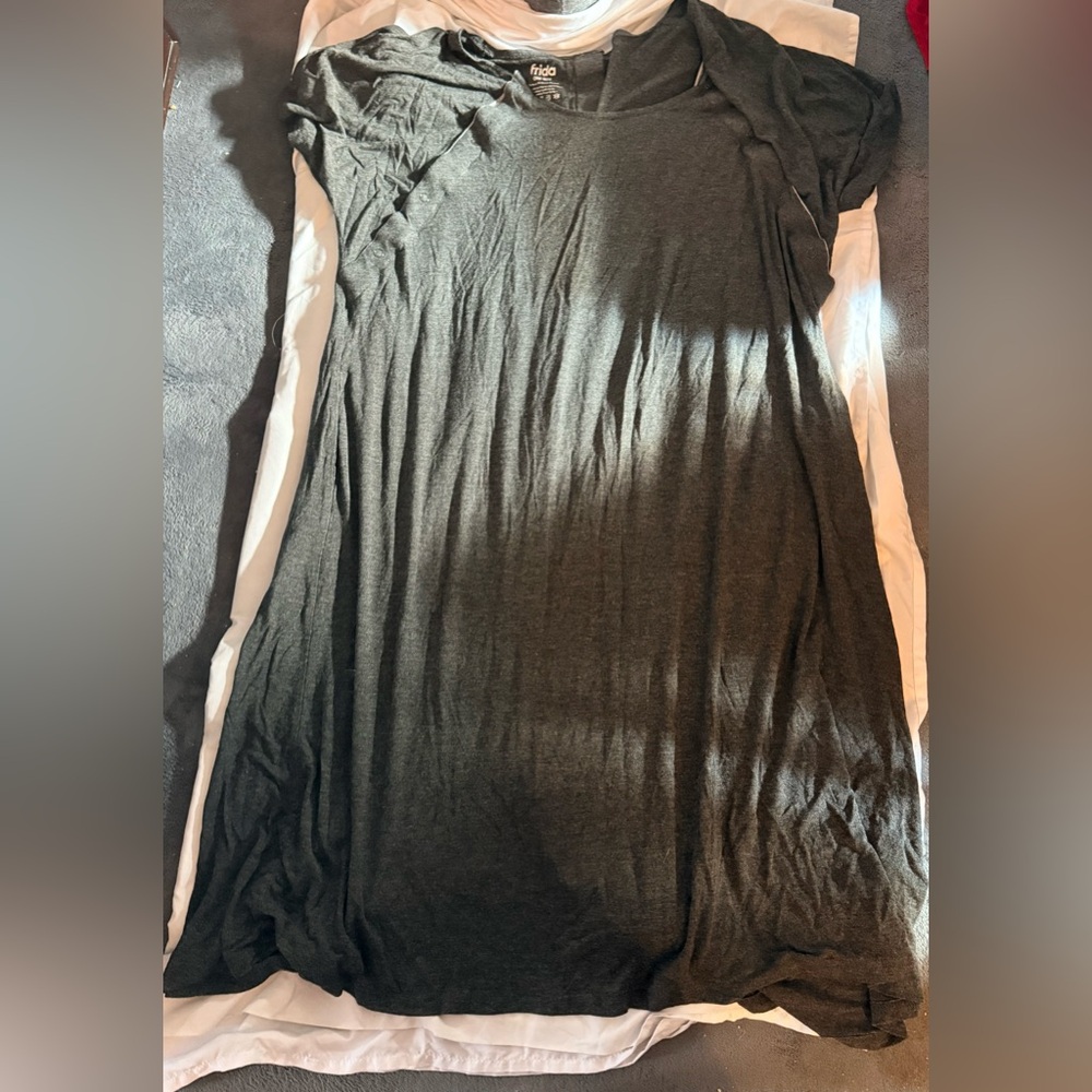 Frida Mom Delivery and Nursing Gown